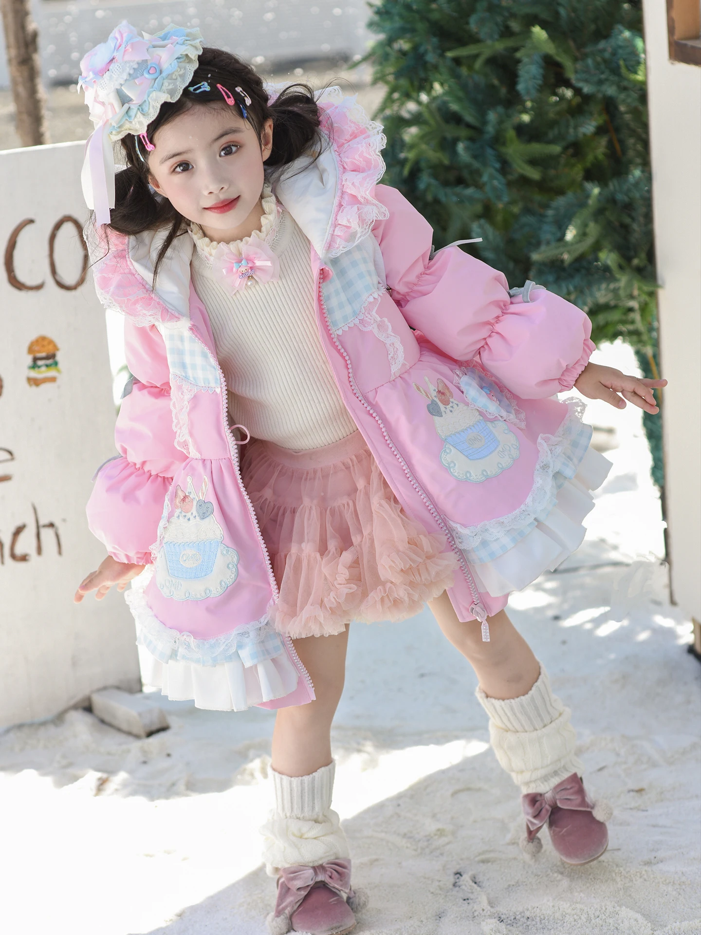 Kurtka zimowa dla dziewczynek Lolita Sle, ciepła, modna, ocieplana, prosta, długa, zapinana na zamek.