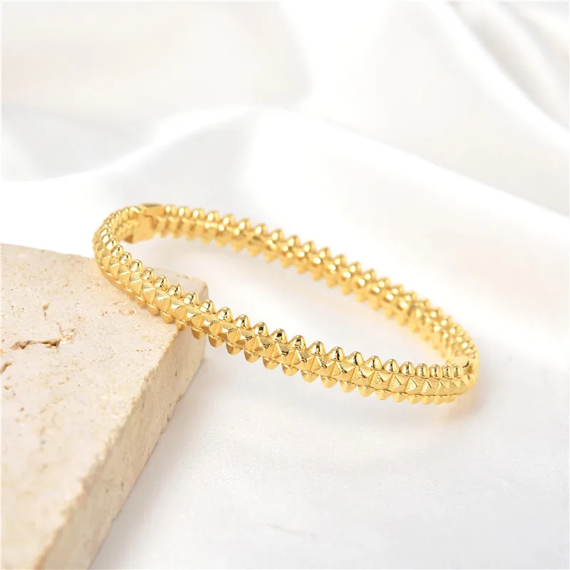 Stainless Steel Gear Shape Bracelet Chic Snake Bone Desgin Bangle For Women Luxury Personality Jewelry Couple Souvenir Gift