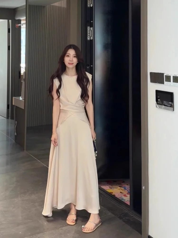 

Summer 2025 New White Svel Top And f Skirt Two-Piece Set Waist-Cinching Faionable Ensemble for Women Aged 25-35