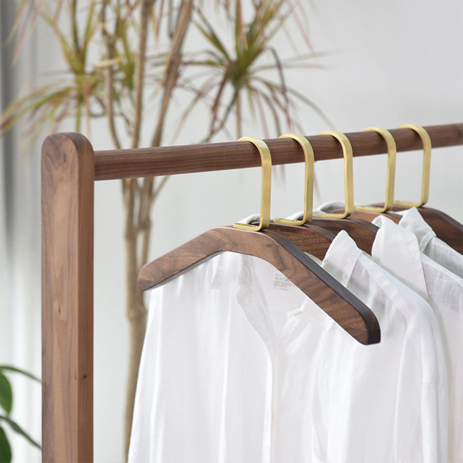 

Walnut Wood Coat Hanger Solid Wood Suit Hangers with Brass Hook Clothes Drying Rack Wood Heavy Duty Hangers Wardrobe Organizer