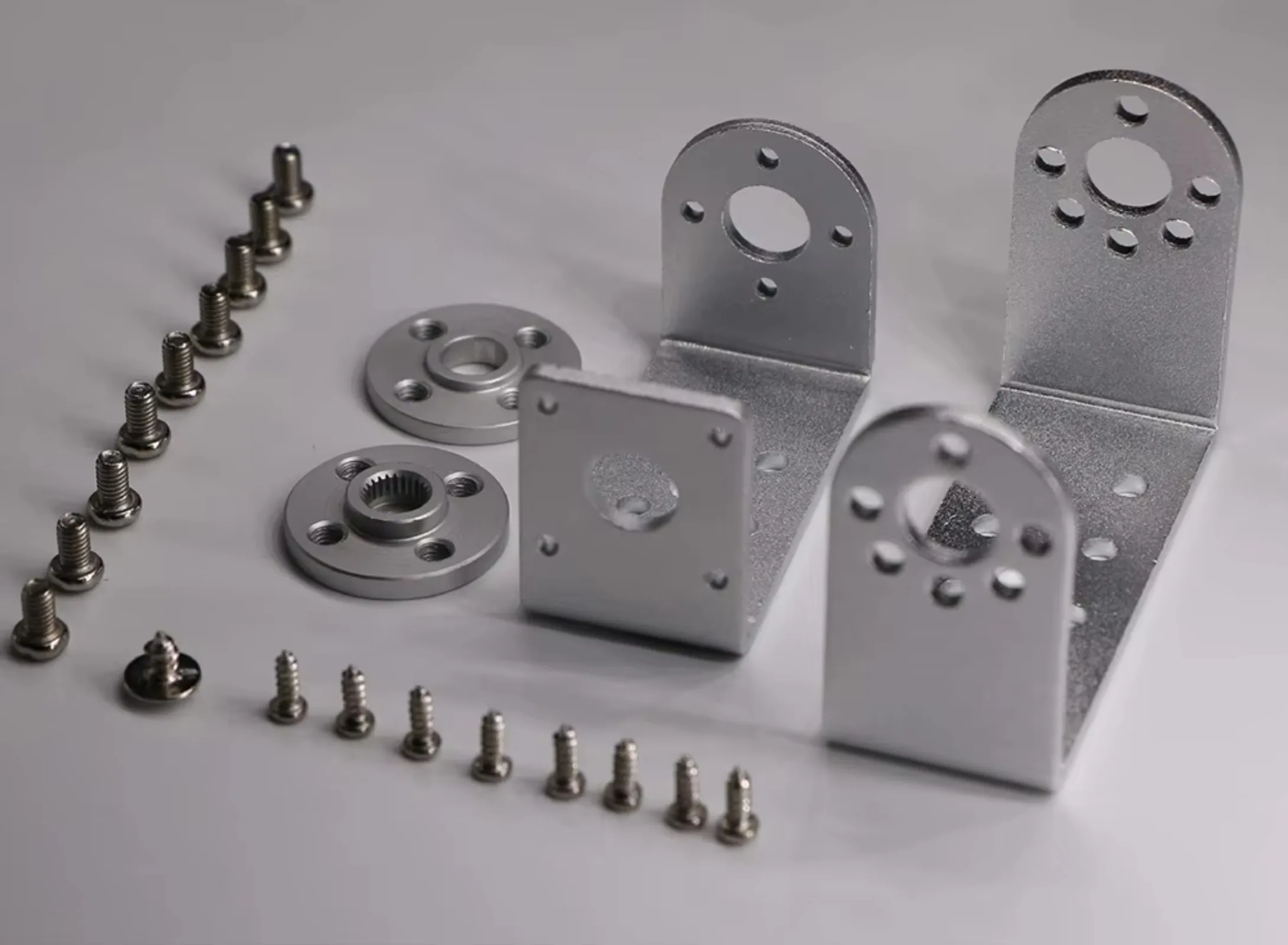 DS Servo RDS3115MG 17KG Servo Digital 180/270 Graus Metal Gear com Suporte em U para Carro RC/Robô/Barcos