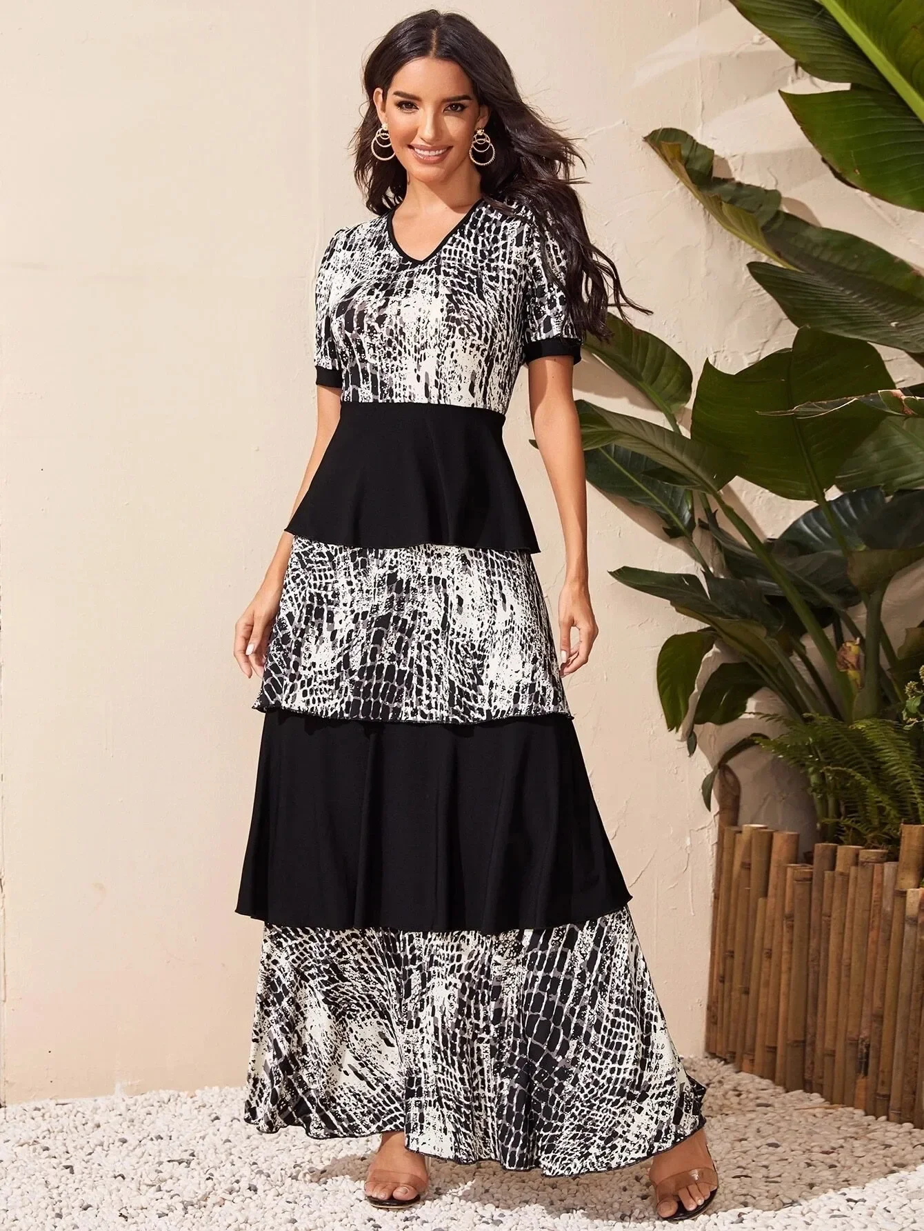 

2024 Printed V-neck Cake Dress for Women Dubai Abaya Elegance Kaftan Femme Musulman Summer Short Sleeve Long Muslim Dress Women