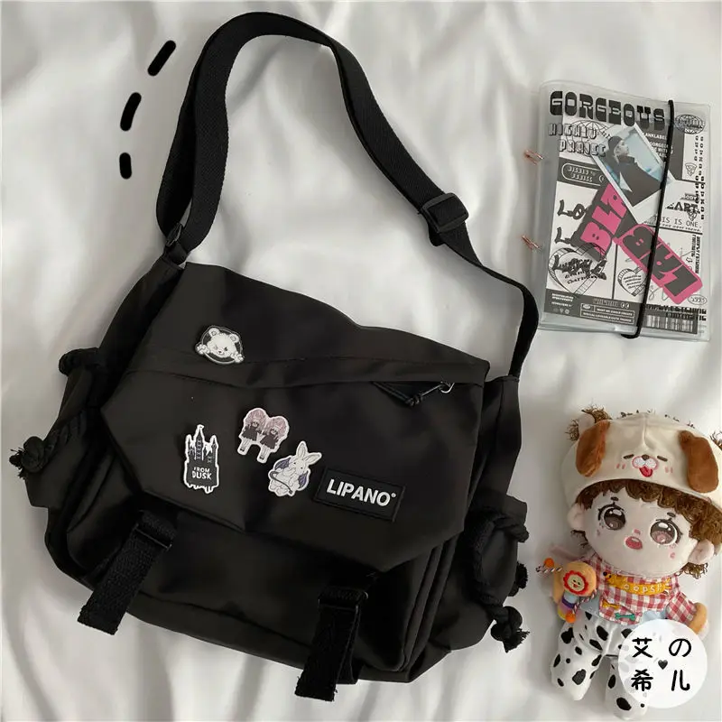 Fashion Unisex Large Capacity Shoulder Bag Japanese Harajuku with Badge Messenger Bag Teenage Student Crossbody Book Cambridge B