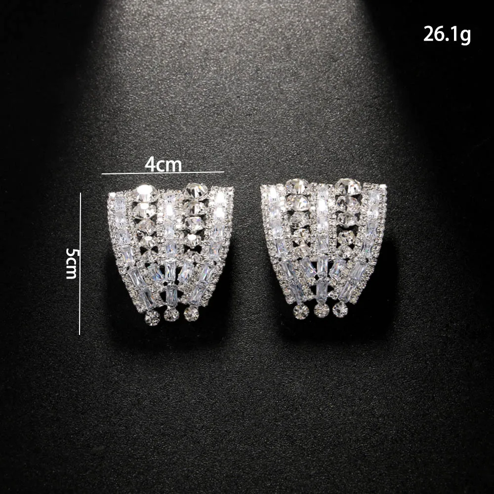 Elegant Crystal Triangle Clip Earrings No Piercing for Women Geometric Curved Shape Rhinestone Ear Clip Earrings Wedding Jewelry