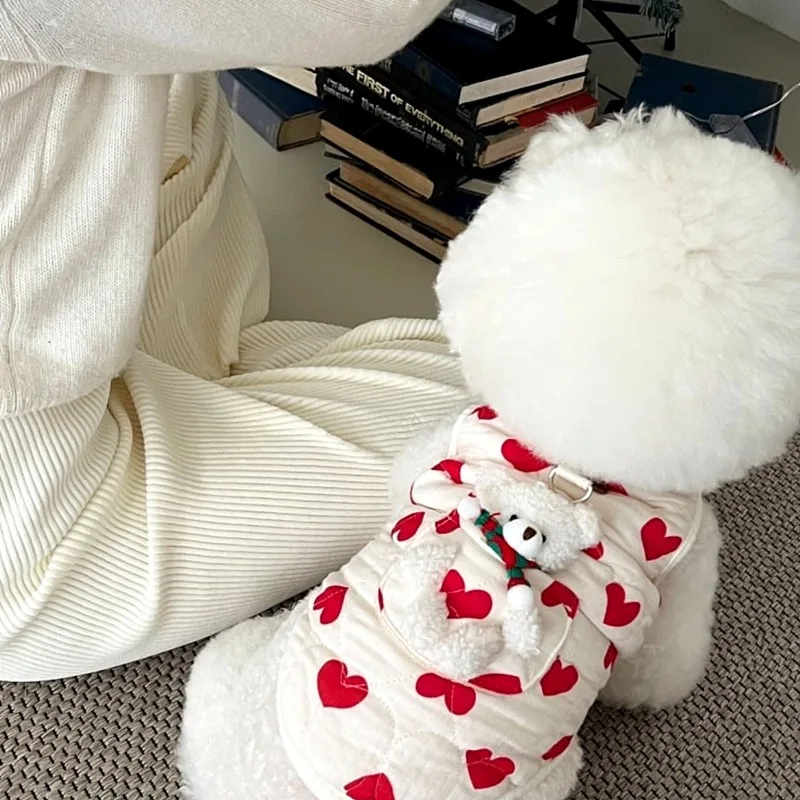 Vestiti natalizi per animali domestici Bichon Gilet invernale caldo Yorkshire Stampa completa Amore Vestiti in cotone I cani di piccola taglia possono tirare abiti senza maniche