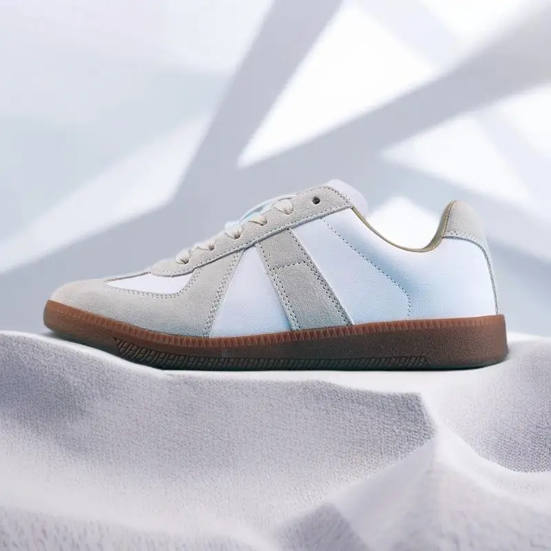 

2025 model leather-material minimalist and versatile casual walking shoes trendy fashionable and classic suitable for daily wear