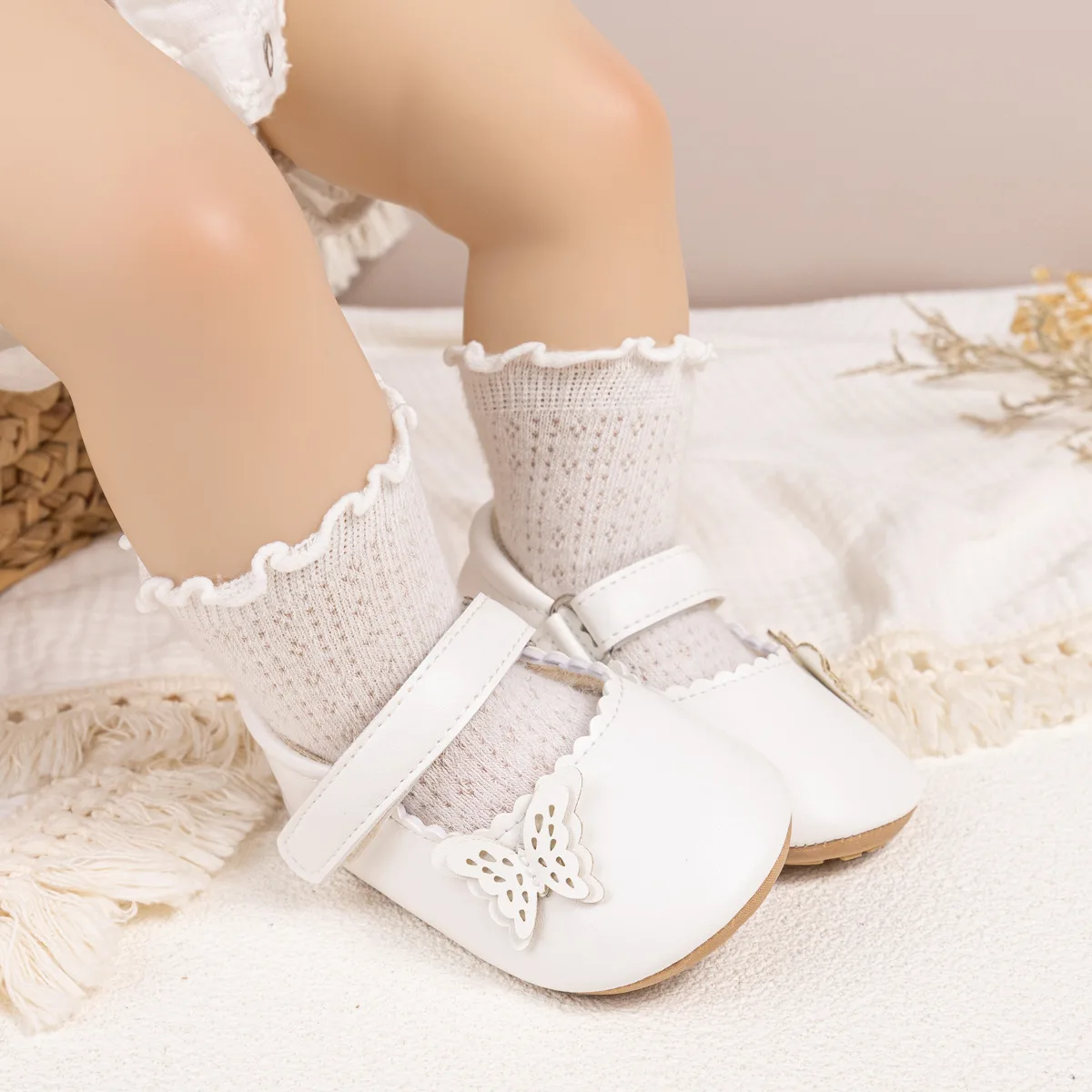 Chaussures papillon ajourées pour bébés filles, antidérapantes, pour nouveau-né, marcheur pour enfants en bas âge, chaussures en cuir PU souple, robe de princesse de fête