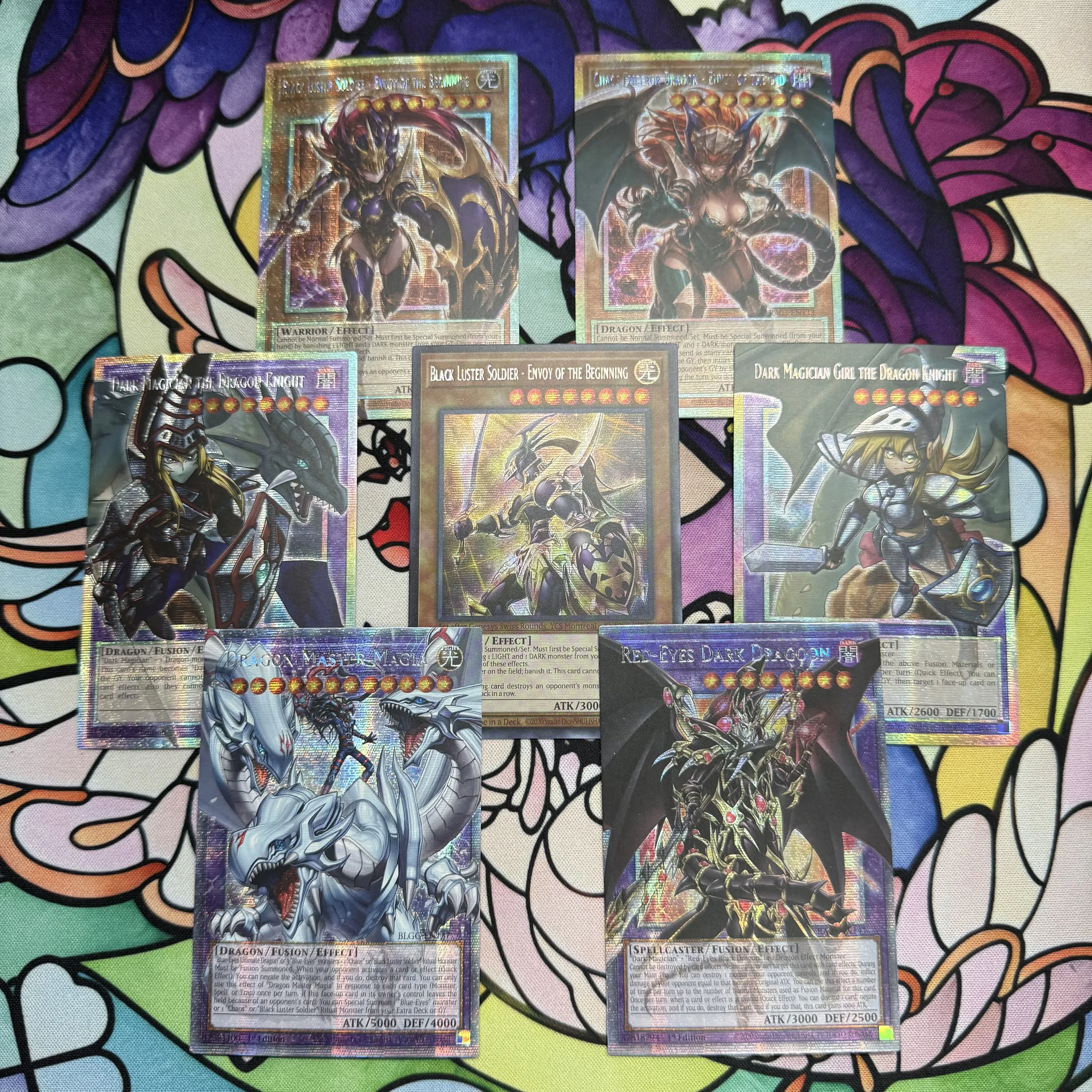 Yu-Gi-Oh Dark Magician Girl, der Drachenritter, der Drachenmeister, Magia, der Drache mit den roten Augen, der dunkle Drache, der Chaos-Kaiser-Drache – Gesandter des Endes – Detail 6