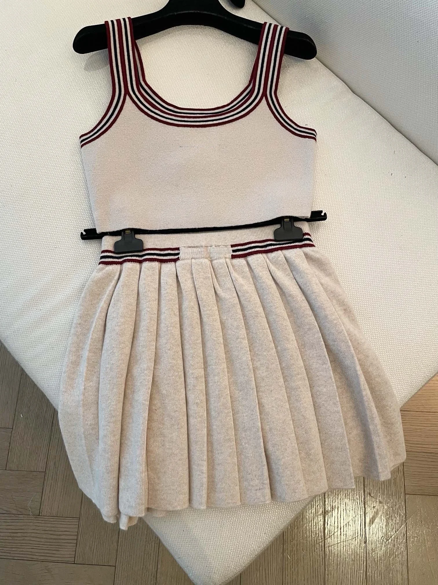 Vest pleated skirt set 2024 new spring/summer collection vacation seaside tank top sexy short skirt