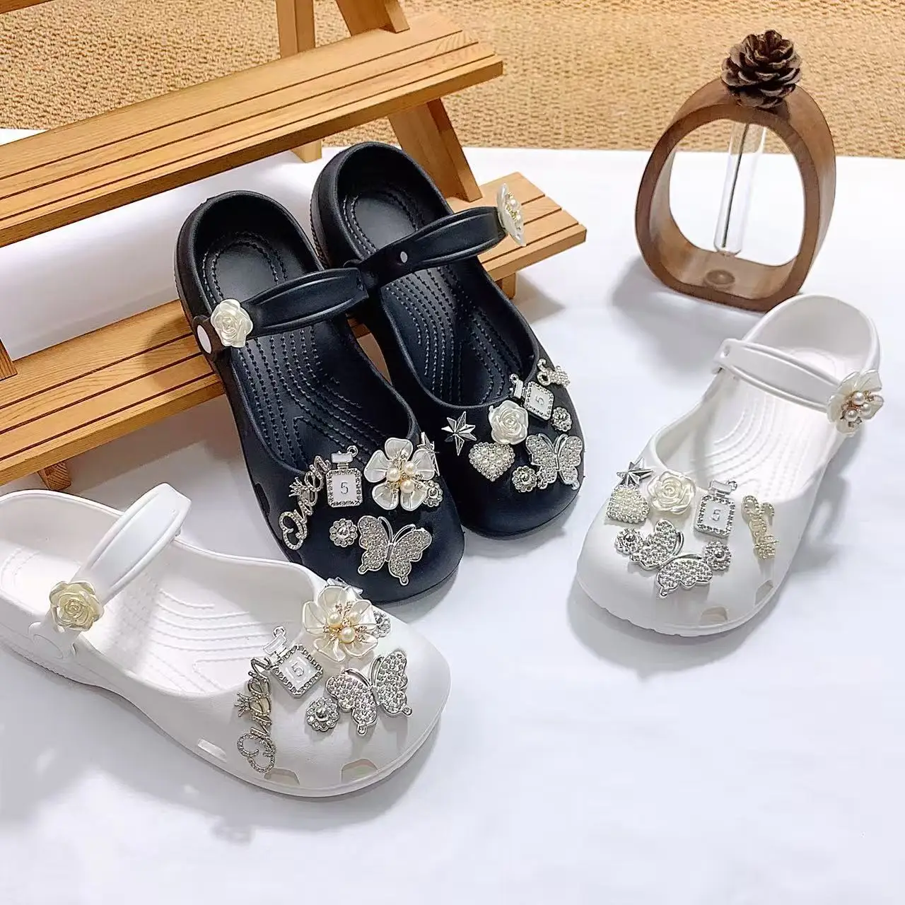 Trendy French-Style Mary Jane Clogs with Detachable Camellia Flower, Perfume Bottle, and Rhinestone Shoe Decorations, Open-Toe Ballet Slippers, Slip-On Slippers