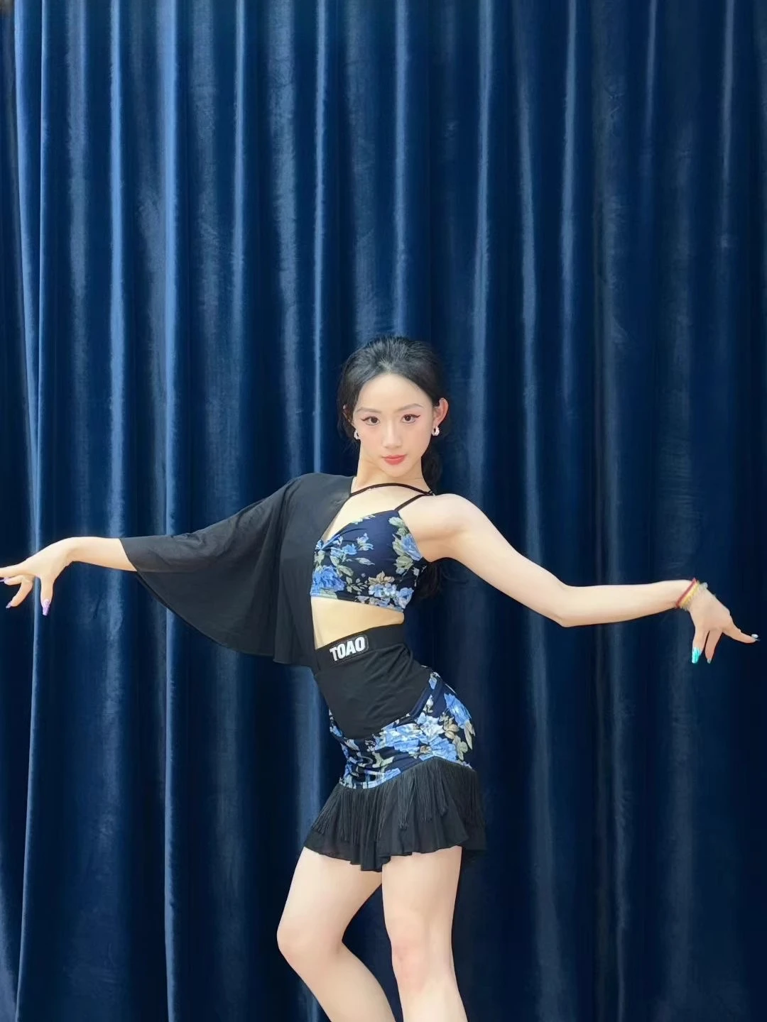 Damski strój do tańca latynoamerykańskiego z Wielkiej Brytanii, dwuczęściowy zestaw treningowy, profesjonalny strój do ćwiczeń, kostiumy do tańca towarzyskiego.