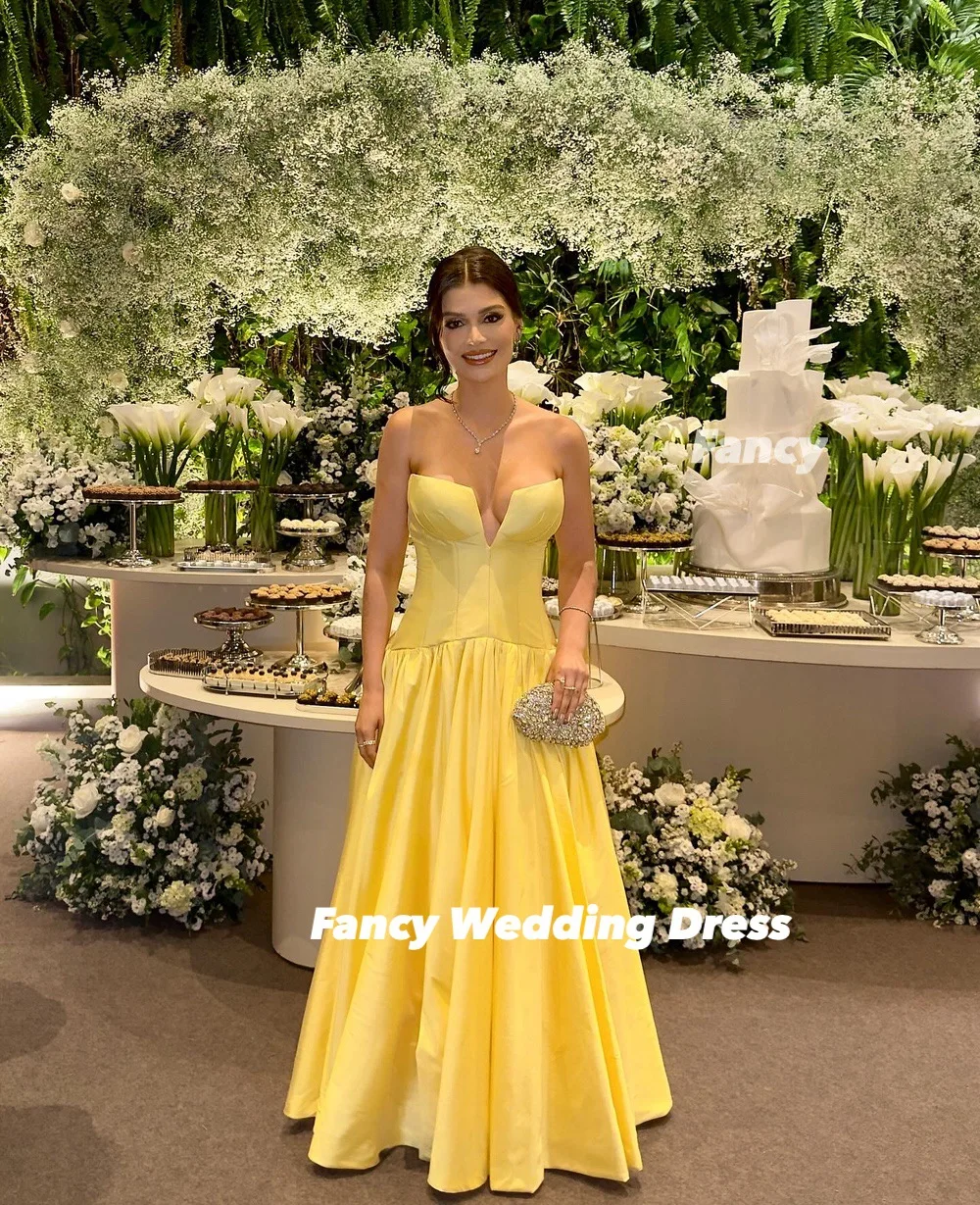 화려한 섹시한 딥 브이넥 옐로우 이브닝 드레스 A라인 부드러운 새틴 프롬 가운 민소매 백 코르셋 맞춤 제작