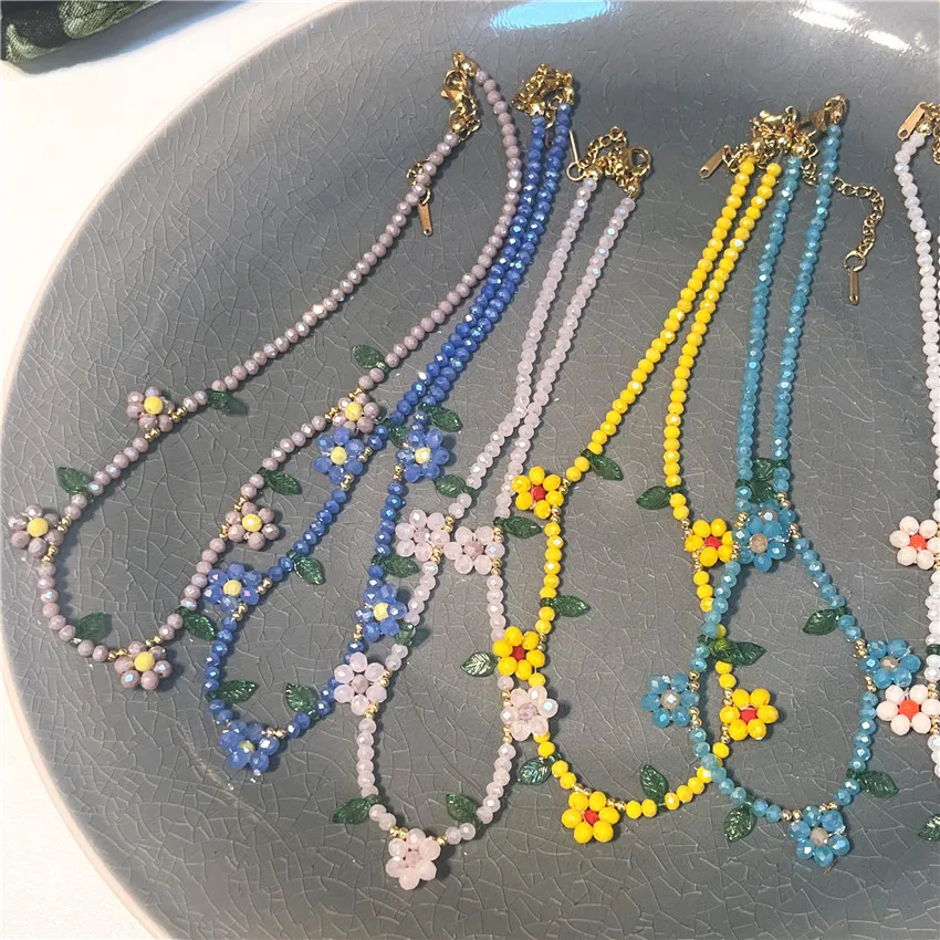 Handwoven Daisy Flower Beaded Necklace Bohemian Beach Vacation Unique Choker for Women Trendy Lightweight Accessory
