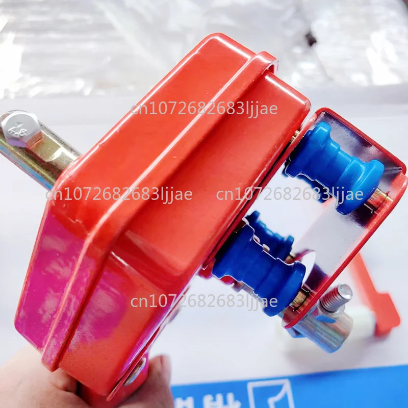 Greenhouse vegetable greenhouse accessories ventilation lifting device side wall film self-locking greenhouse hand winch