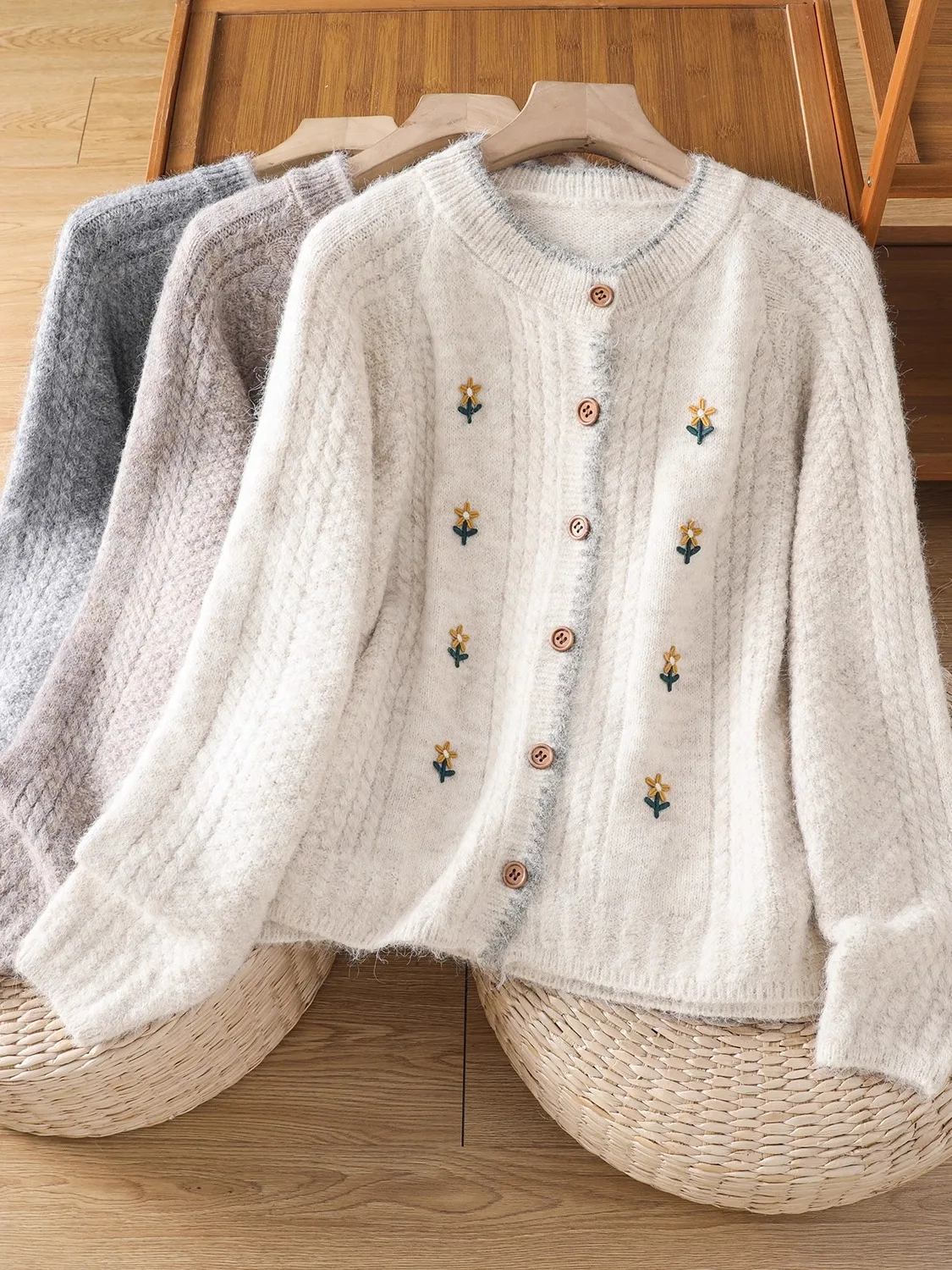 

Корейский Sle Flower с грубой иглой, мягкий и теплый вязаный открытый кардиган, женский осенне-зимний модный универсальный красивый S...