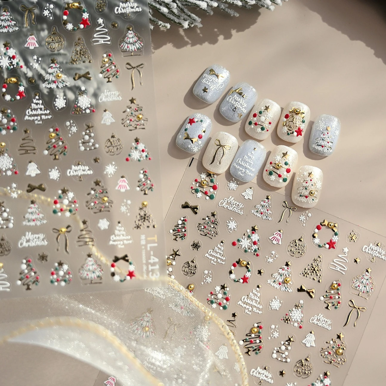 Simplicidad oro árbol de Navidad delicado Bowknot guirnaldas copos de nieve bola de Color muñeco de nieve Santa Claus invierno Nail Art pegatina calcomanía