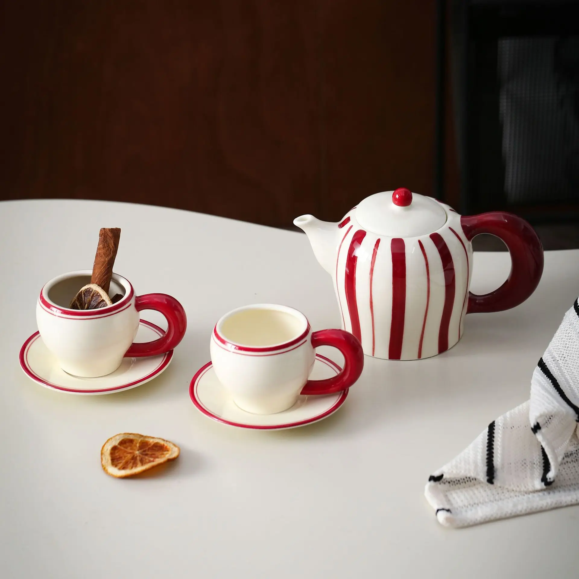 Vintage Ceramic Coffee Cup Saucer Set with Handle Teapot Tea Cup Set Coffee Accessories Kitchen Drinkware Home Decoration Gift