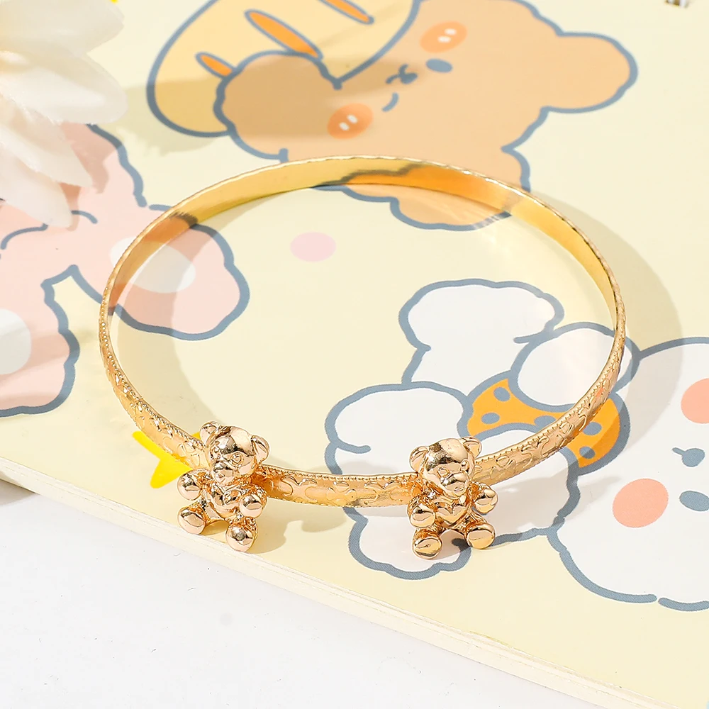 Disney Pooh Bear bracciale Simple Fashion Cartoon Winnie bracciale Ladies Party Jewelry accessori regali