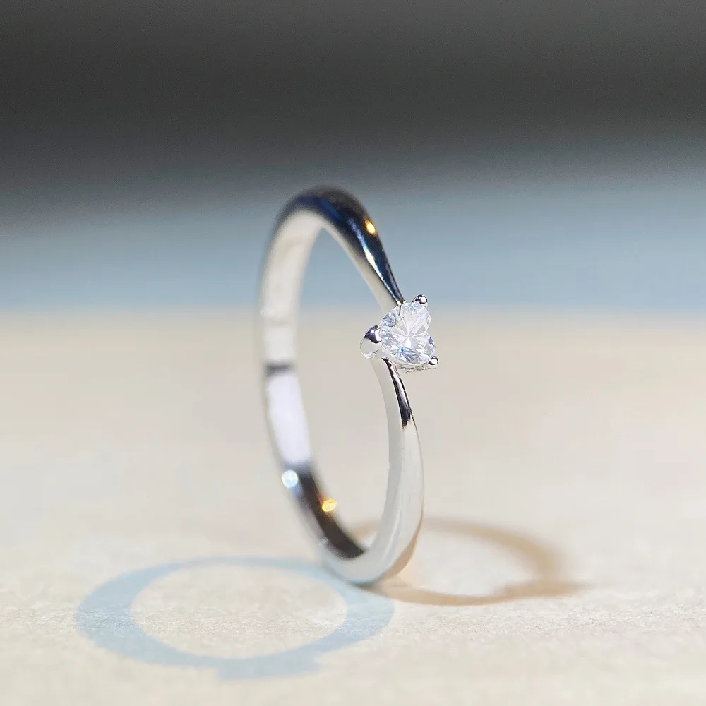 

Кольцо из стерлингового серебра S925 с цветом D, в форме сердца, с гладкой поверхностью, простое и универсальное женское украшение.