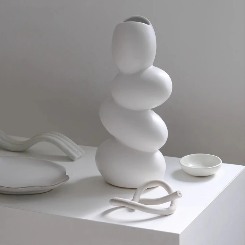 vase-de-luxe-leger-de-forme-speciale-article-decoratif-d'art-pour-salon-design-sens-retro-vases-a-galets-decorations-de-salon-vaas