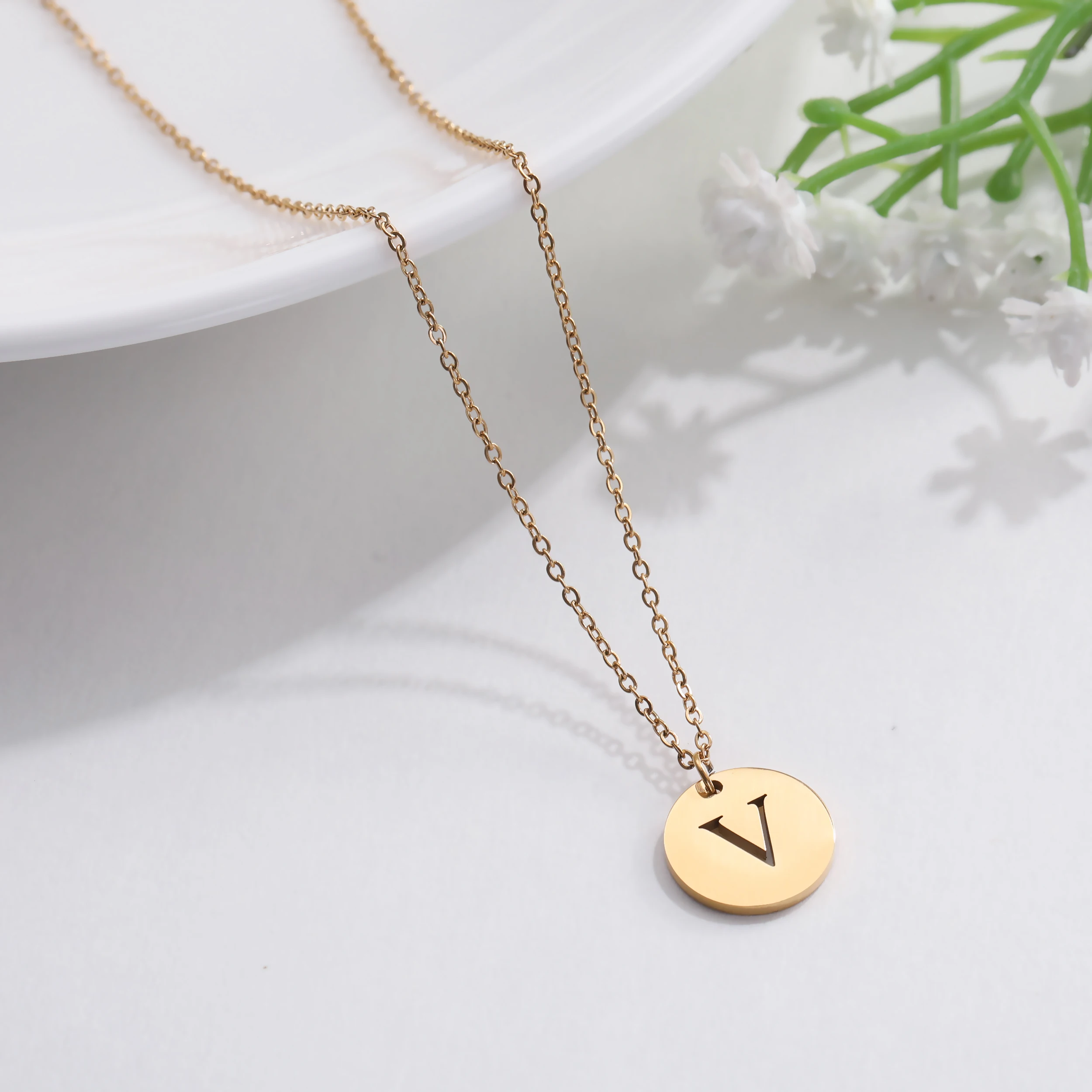 Kkjoy Fashion Stainless Steel Gold Color Minimalist Metal Round A-Z 26 Initials Necklace for Women Jewelry Gift Wholesale New in