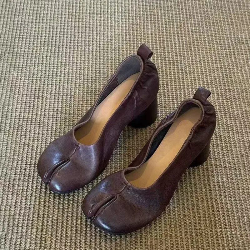 

Soft Leather Single Shoes Spring and Autumn New Split Toe Slip-on Comfortable High Heels