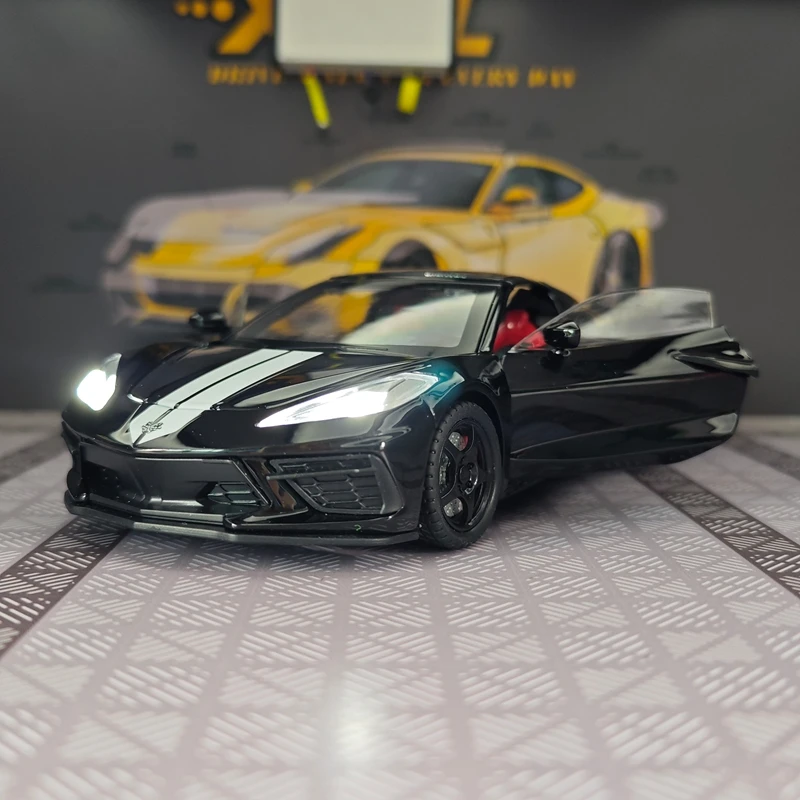 

1:22 ChevroletCorvette C8 alloy car model doors and engine hood, trunk can be opened rich in details, finely crafted