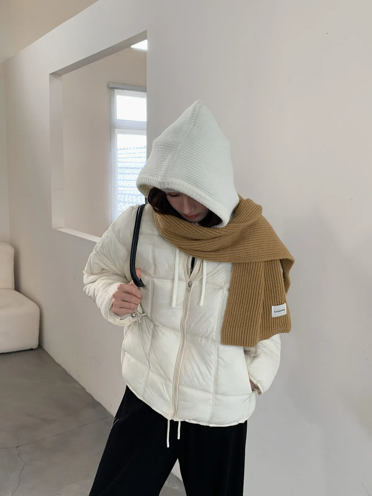 Korean Knit Hood Patchwork Short Puffer Jacket Women Loose Lightweight Warm Padded Parkas Women Solid Color Zipper Winter Jacket