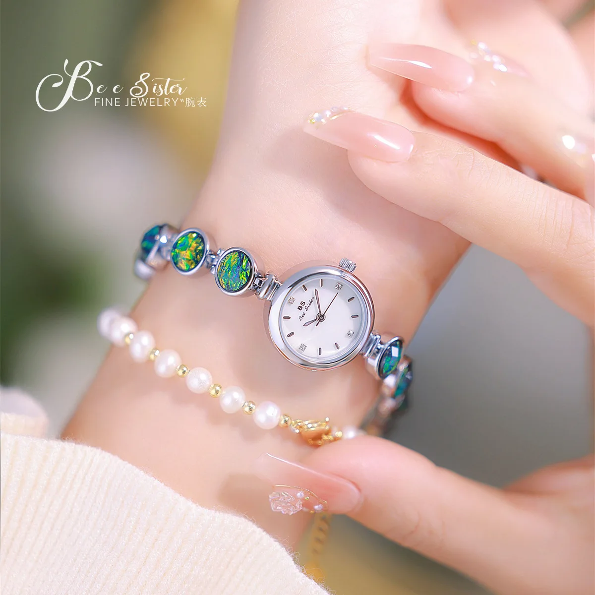 Orologio da donna al quarzo alla moda Orologi da donna impermeabili di marca di lusso Orologi da donna eleganti con bracciale con diamanti a forma di fiore