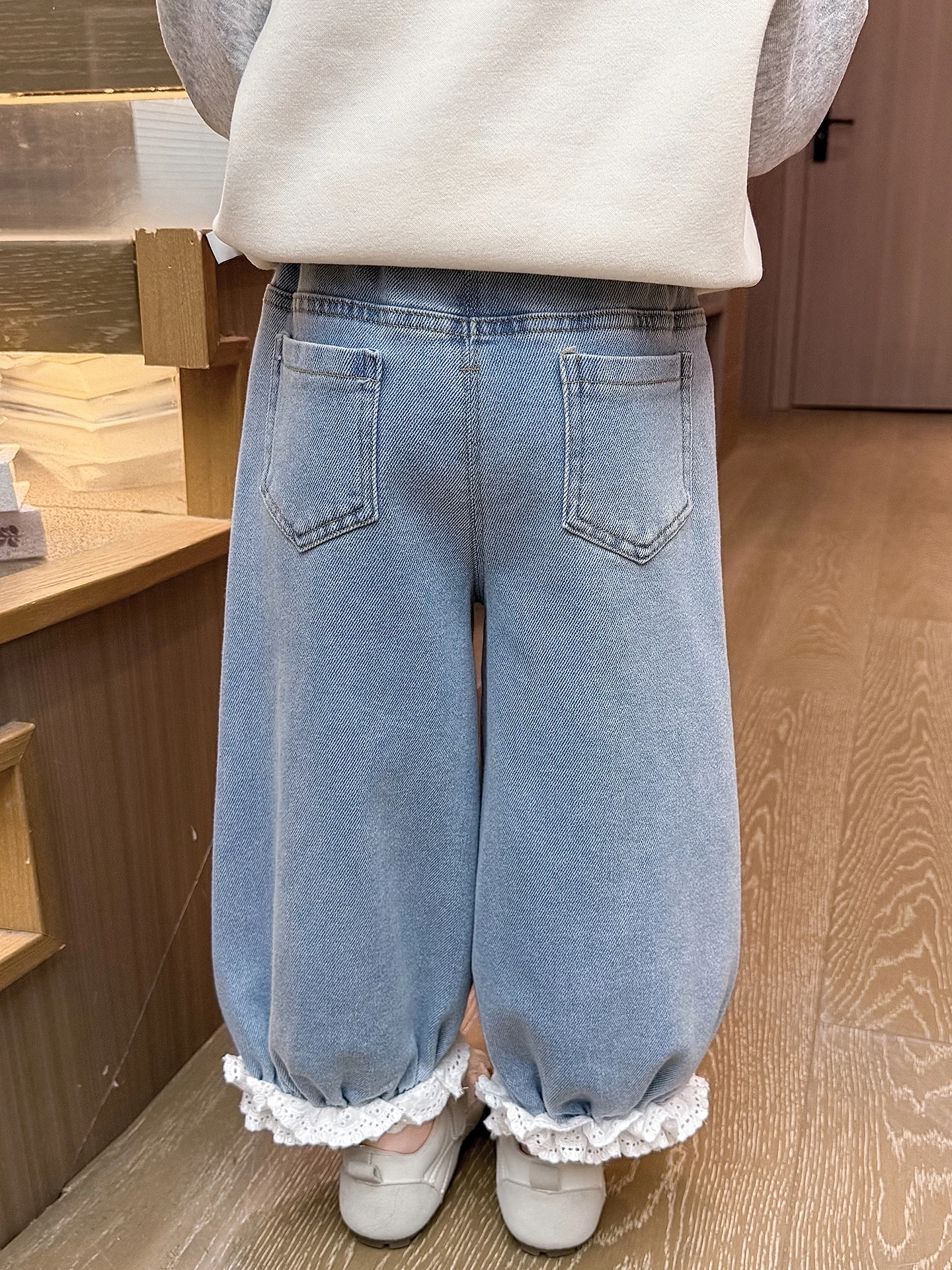 

Girls Spring Autumn Star Embellied Ruffle Cuffed Denim Trousers High Waist Straight Leg Cotton Blend Faionable Kids Jeans