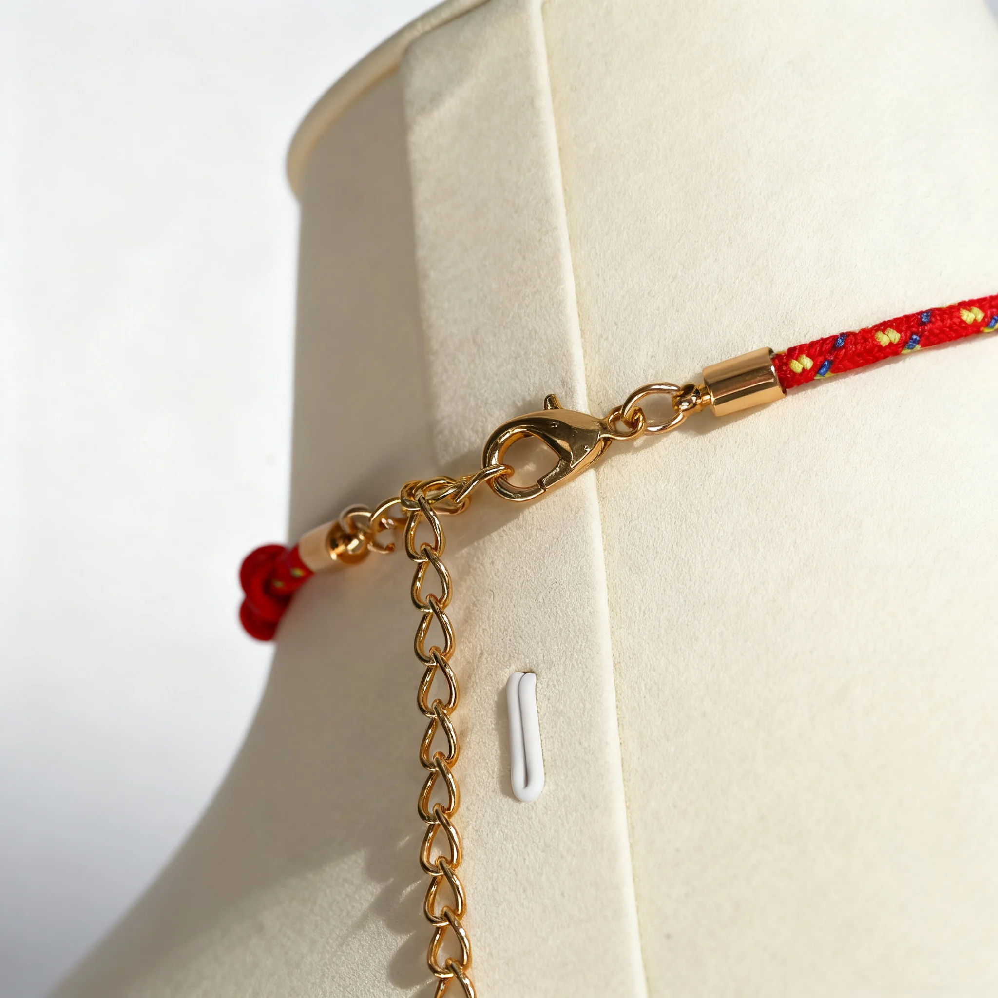 สร้อยคอทรงกลมหลายชั้นสไตล์โบฮีเมียนสุดอลังการ ทำมือ สีขาวน้ำเงิน วินเทจ สร้อยคอแบบยาวประดับลูกปัด สไตล์แอฟริกัน เหมาะเป็นของขวัญ