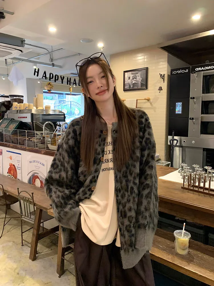 

Трикотажное пальто с леопардовым принтом в стиле ретро, женское осенне-зимнее теплое свободное пальто средней длины, маленький открытый кардиган