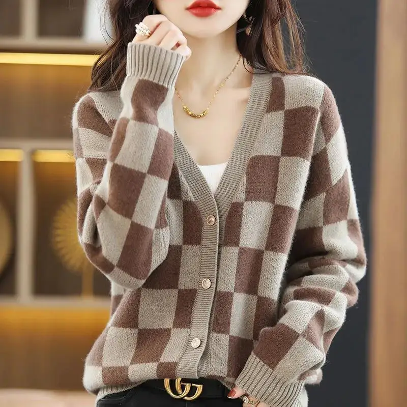 Fashion V-neck Plaid Knitting Cardigan Coat Women Autumn Simplicity Casual Long Sleeve Sweater Elegant All-match Knitwear Tops