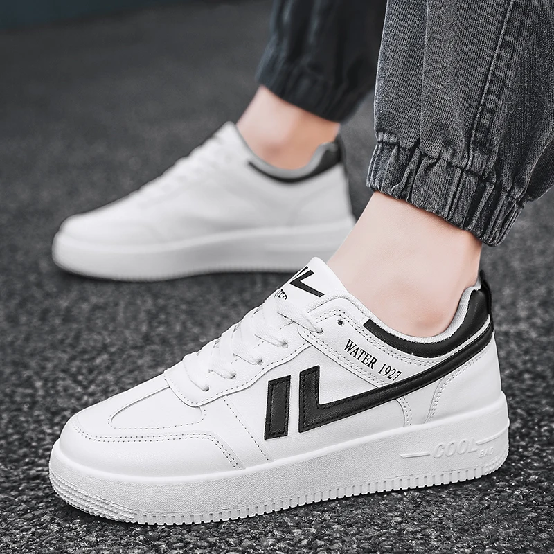 

Men Skateboarding Shoes Casual Sneakers White Sports Flat Shoes Fashion Lightweight Breathable Running Shoes Stability Trainers