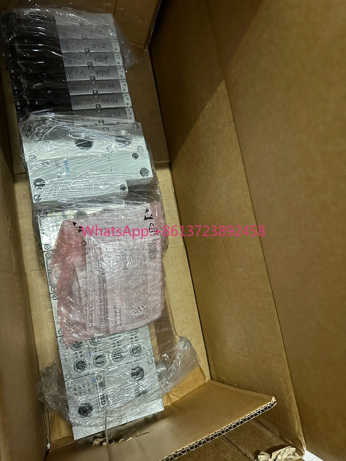 New original FESTO valve guide VTSA-F-FB with 1 communication unit and 4 IO modules