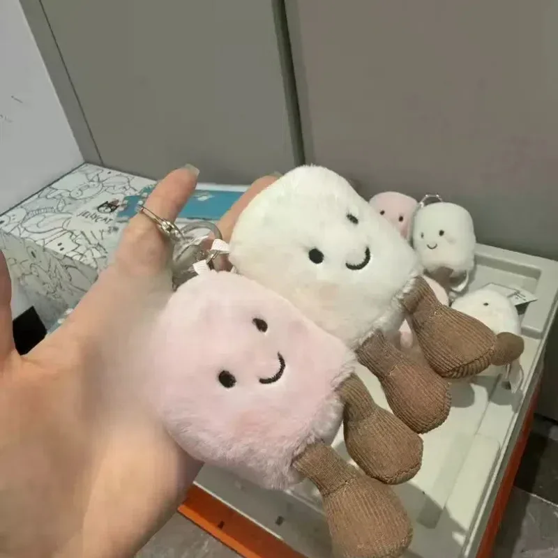 美しい吊り下げバッグ、かわいいぬいぐるみ、クリエイティブなキーホルダー、お揃いのぬいぐるみ人形、美しいキーペンダントアクセサリーギフト。 AAA