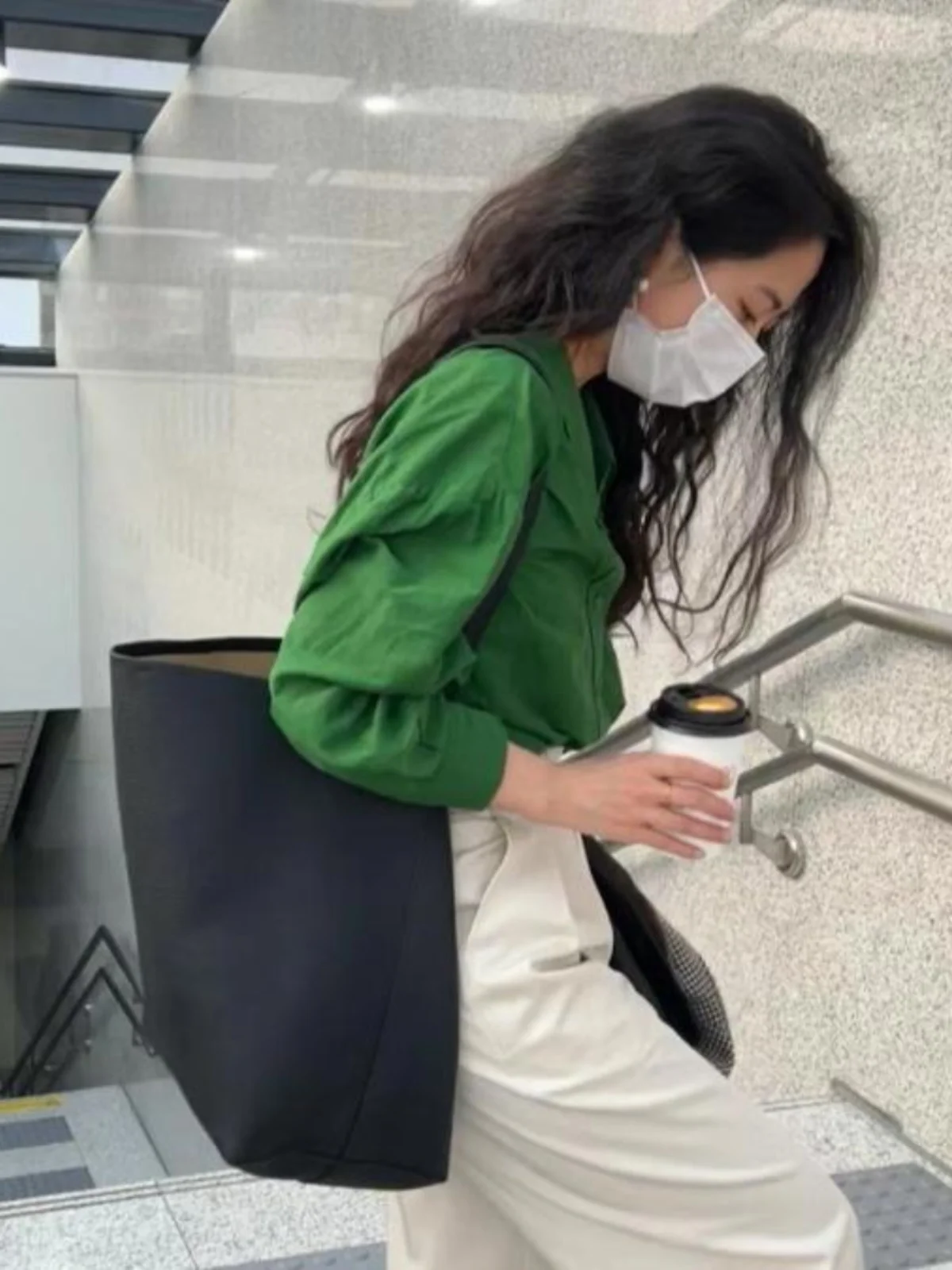 

2024 New mat Design High-End Top Layer Cowhide Large Capaci Handheld Single oulder Buet Bag Tote Bag