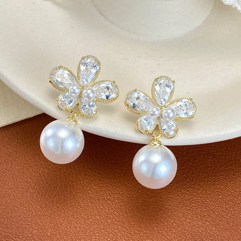 Personality exaggerated full zirconium petals pearl earrings exquisite simple versatile super flash earrings