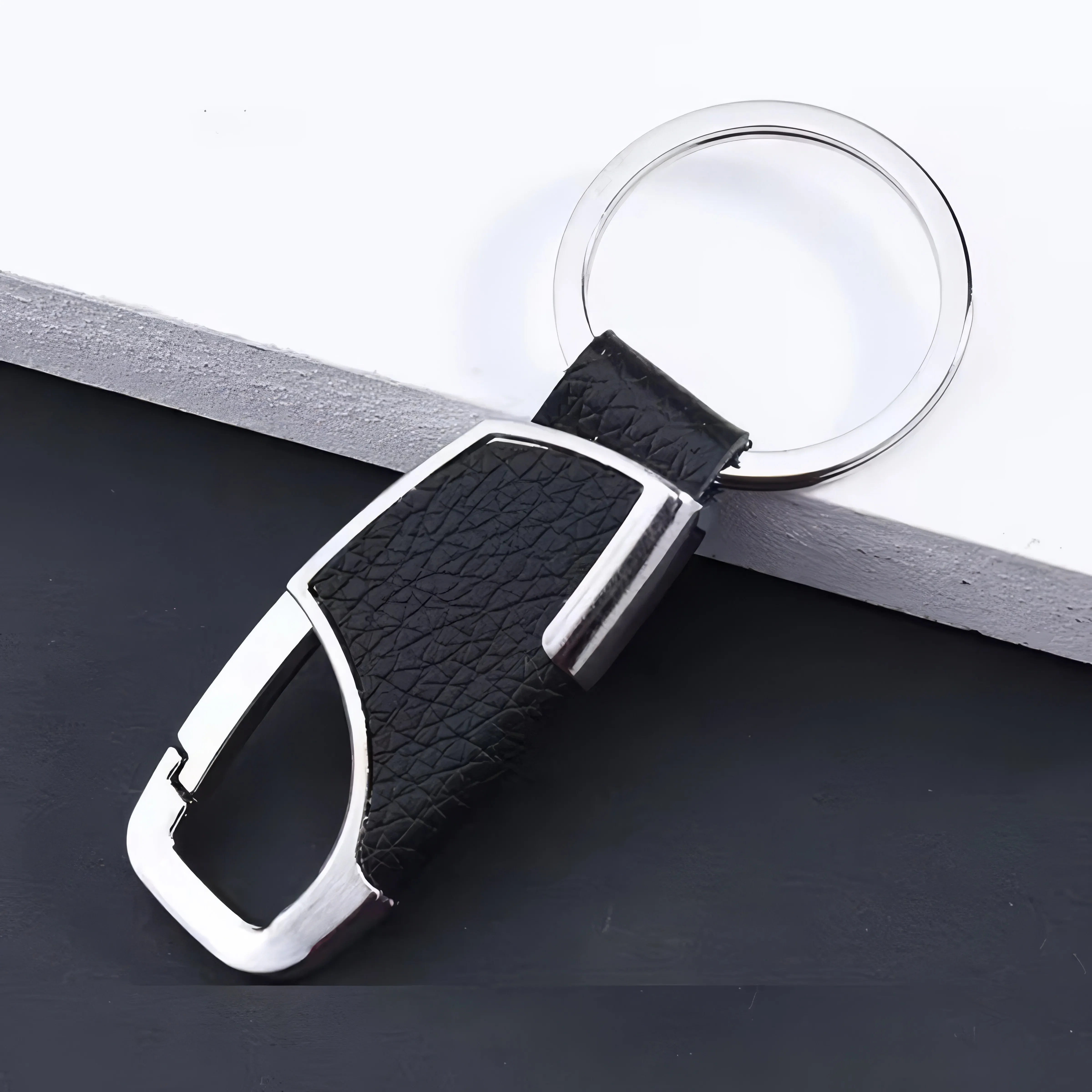1 black car keychain, men's car keychain with detachable keychain, suitable for daily use and travel, fashionable keychain - Detail 1