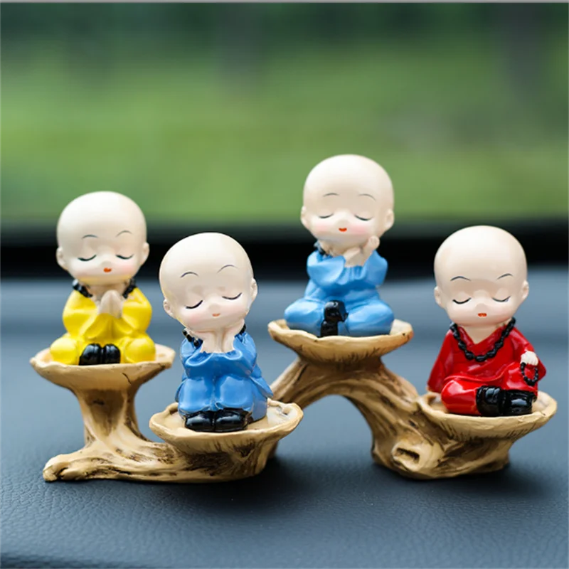 Creative sitting tree stumps, small monks, resin crafts, home decorations, car center console decorations