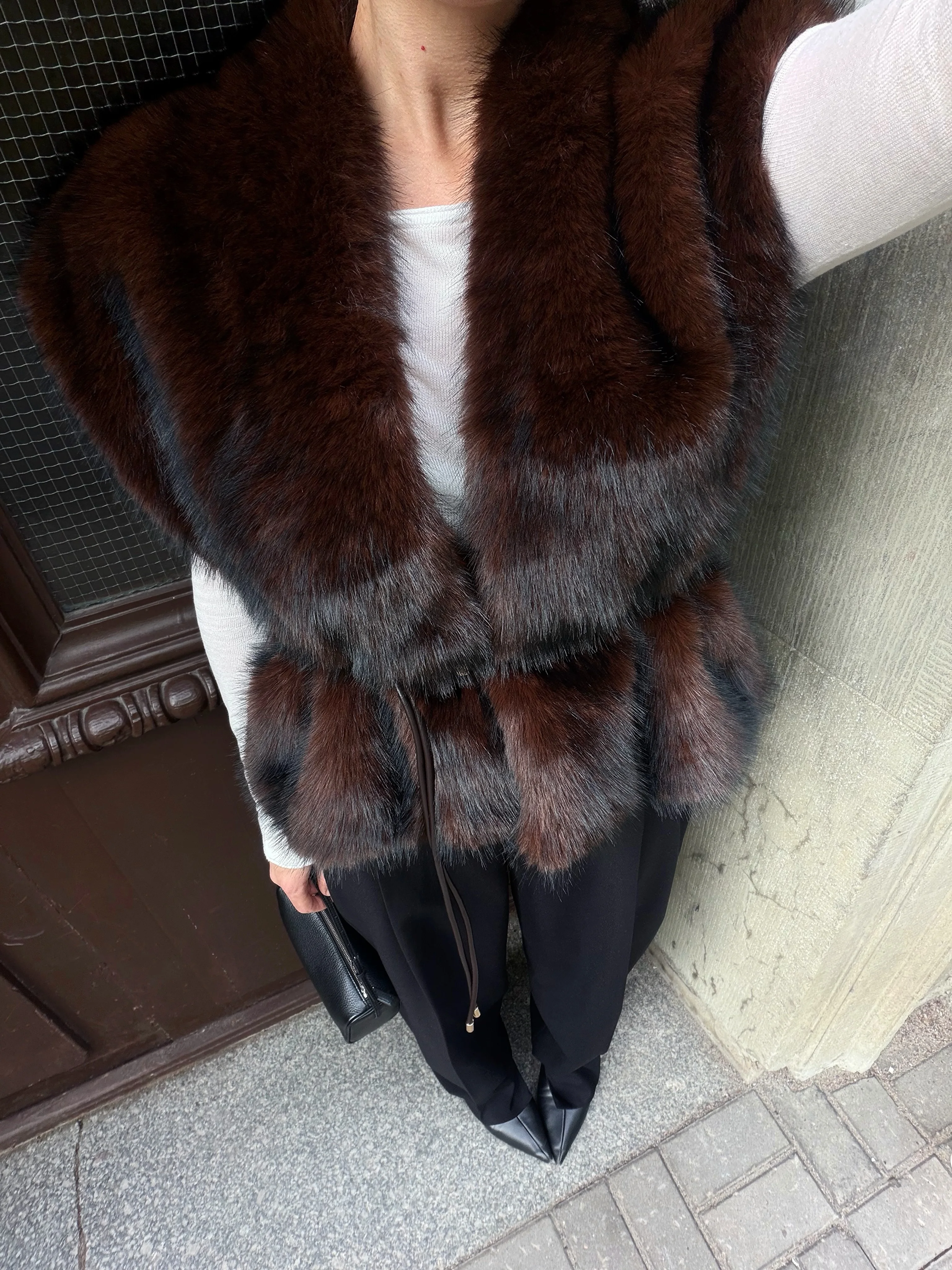 Laur 2026 Women Faux Fur Waistcoat Sleeveless Drawstring Slim Waist Gilet Wide Lapel Autumn Winter Luxury Outerwear