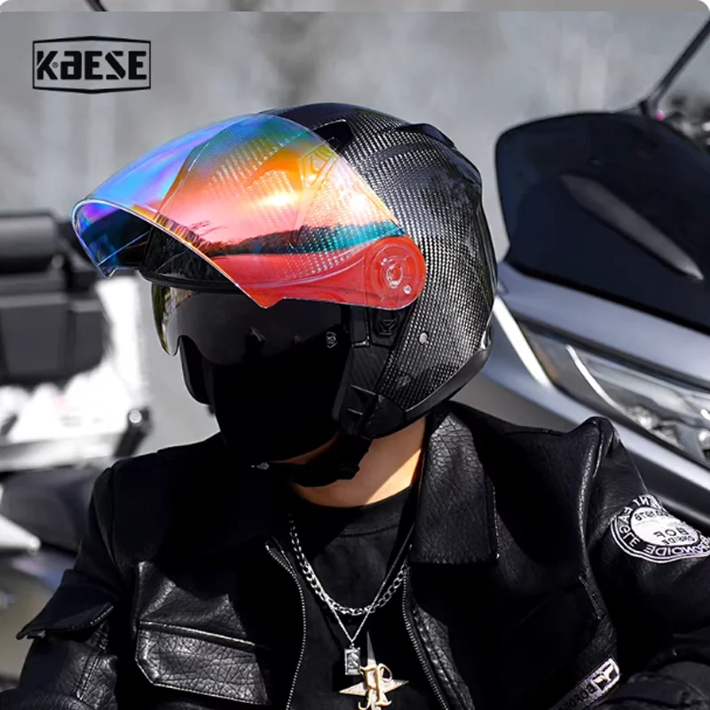 

Роскошный открытый шлем из кованого матового углеродного волокна с мягкой внутренней подкладкой и аксессуарами премиум-класса для Oriented Rider