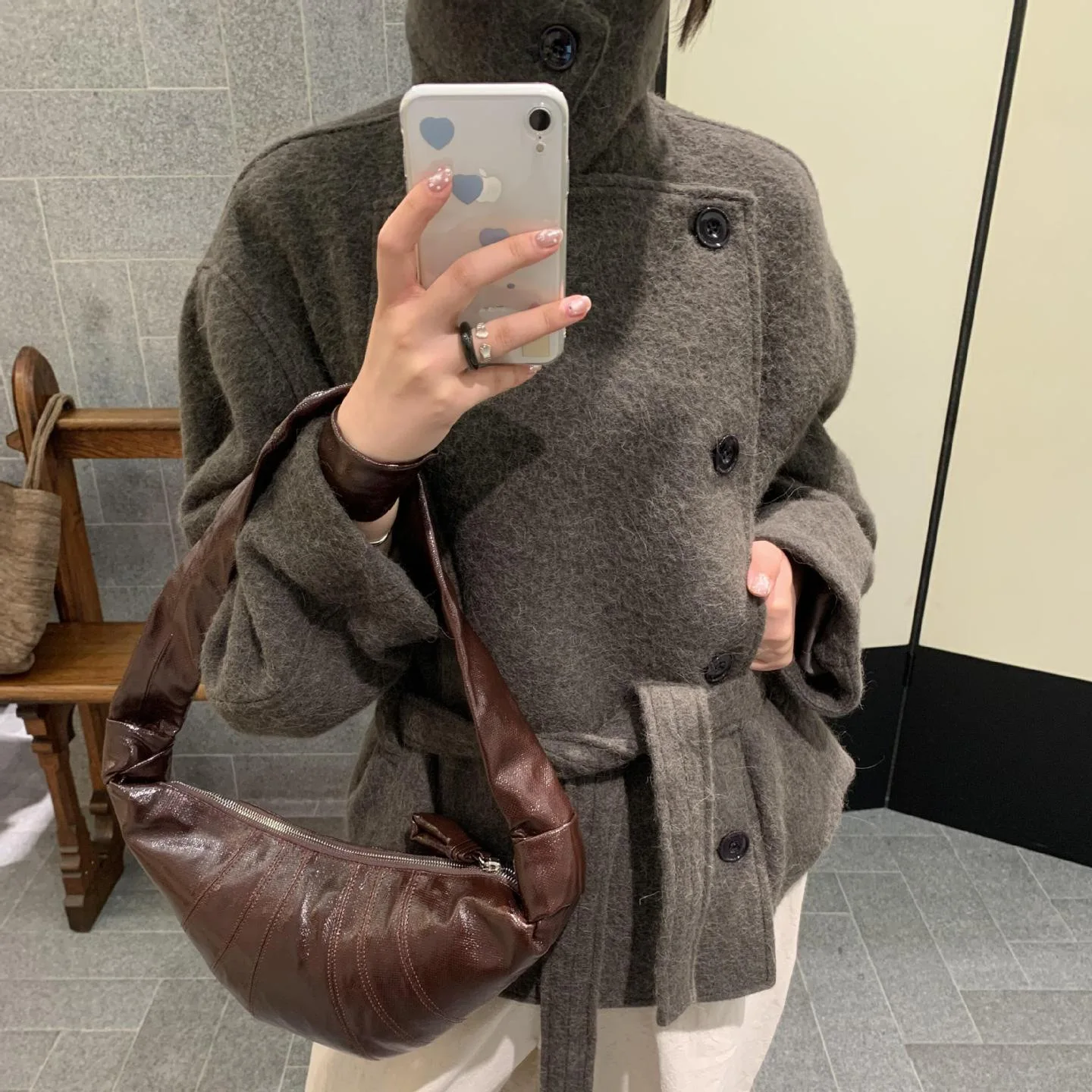 25 가을 겨울 새로운 옷깃 짧은 모직 코트 벨트가있는 목욕 가운 재킷 카멜 컬러 레트로 재킷 여성