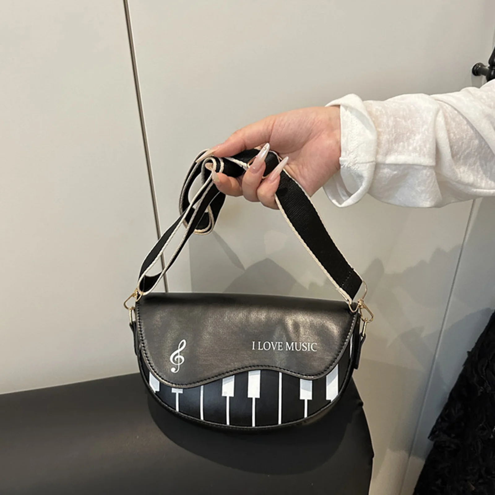 

Женская стильная сумка через плечо с принтом музыкальной ноты Легкая сумка через плечо с регулируемым длинным ремешком для повседневного использования