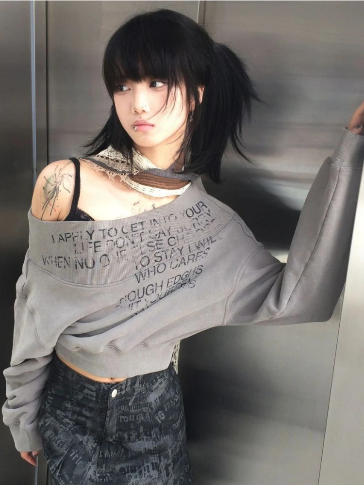 Deeptown Vintage Off spalla felpe donna Grunge Kpop lettera stampa felpe Harajuku Slash Neck Crop top Trashy Y2K 2000s