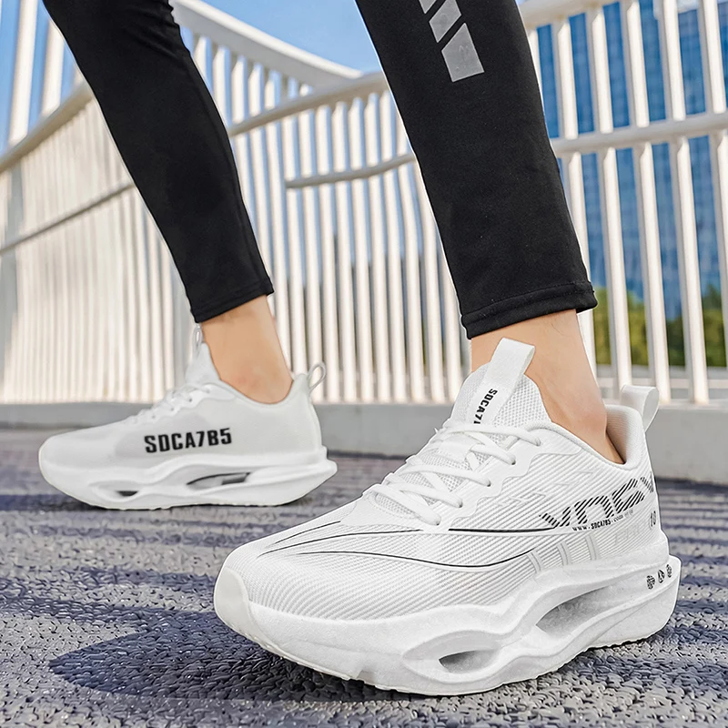Herren-Freizeitsportschuhe mit Carbonplatte zur Laufunterstützung, atmungsaktivem Mesh, bequemen, niedrigen Schnürschuhen für Trailrunning, Zero-Drop-Sohle, langsamem Rückprall, rutschfest, geeignet für Fitnessstudio, Jogging und Camping. – Detail 14