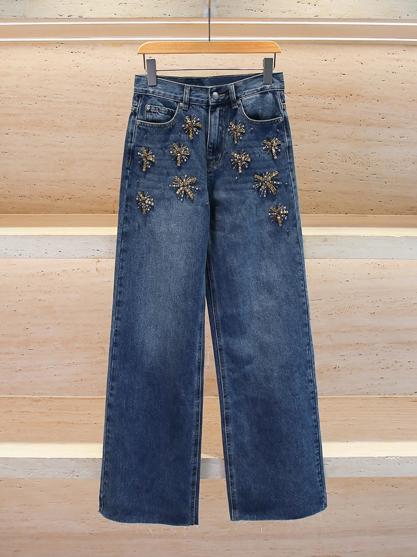 

High-End Women's Straight Leg Jeans with Diamond Decorations Casual High Waist Waed Denim Long Pants for Autumn Winter