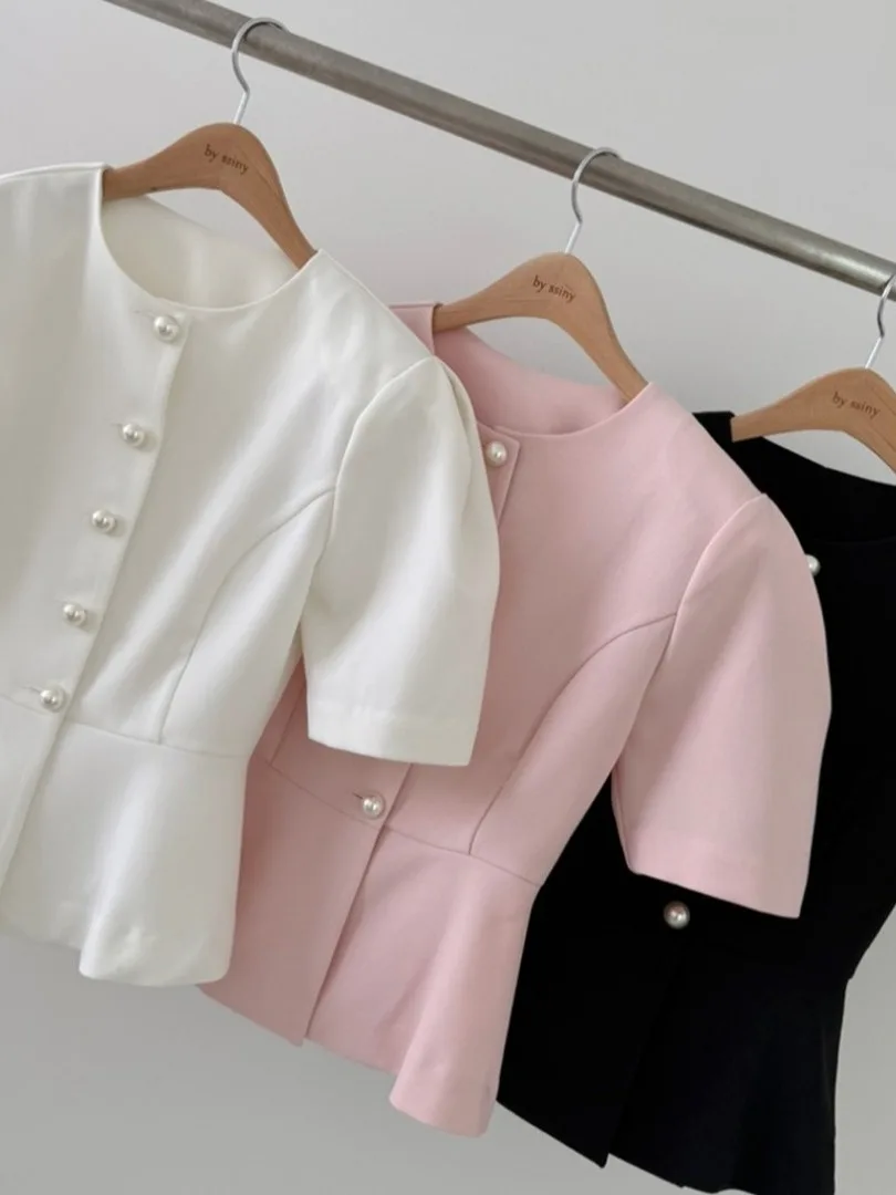 

Elegant Sweet Women's Blouse, Korean Style Round Neck Bubble Sleeve Single Button Peplum Waist Pink Shirt for Commuter Fashion