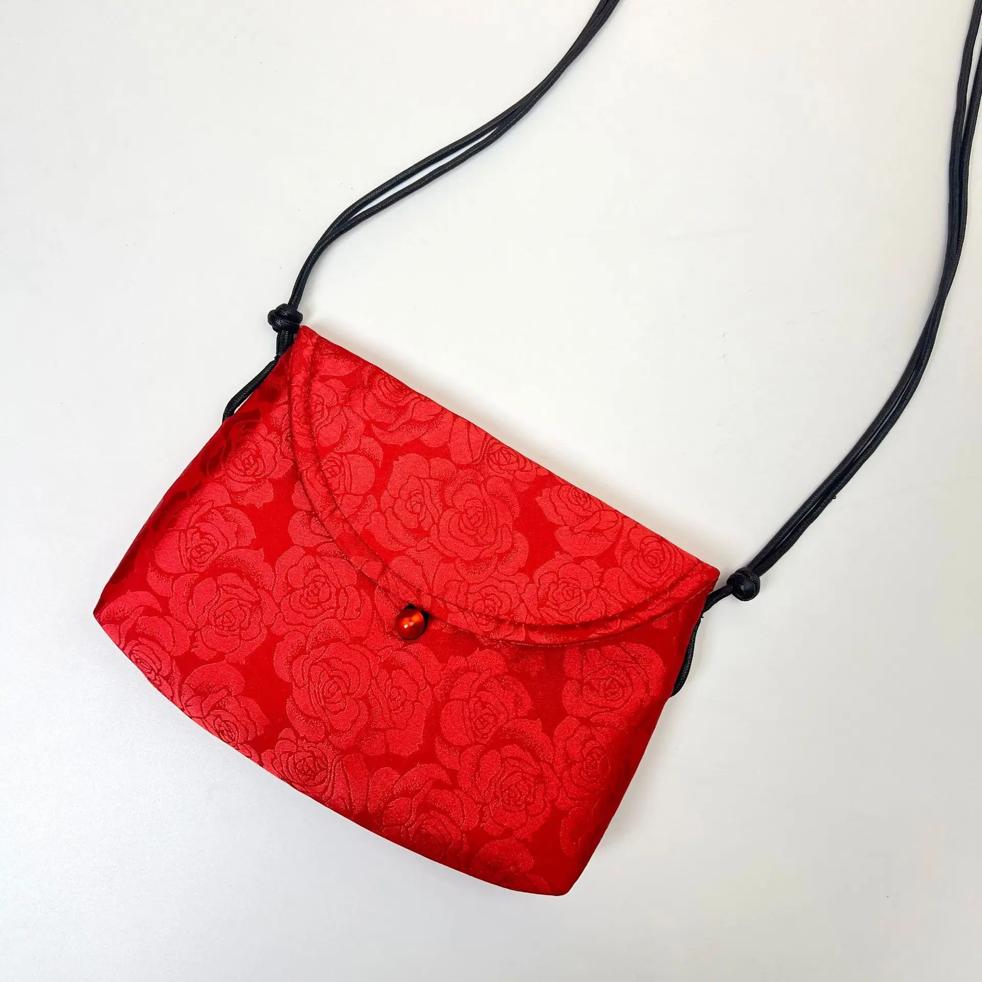 Capodanno cinese Rosso Autunno/Inverno Nuovo stile Borsa a tracolla in broccato intrecciato cinese Nuova borsa versatile per cellulare in stile cinese P1
