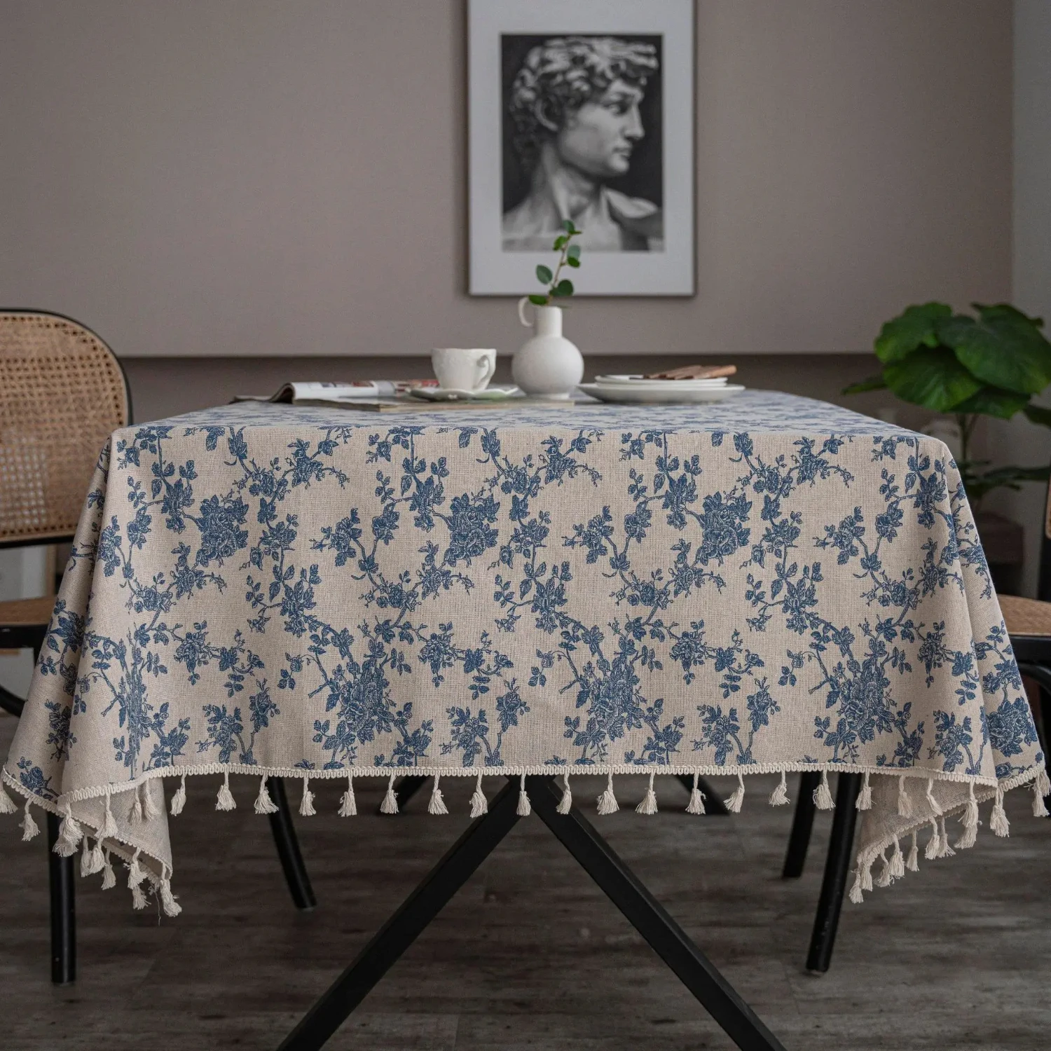 ith this luxurious and durable table cloth that adds a touch of elegance to any meal. Elevate your dining decor with this exquis